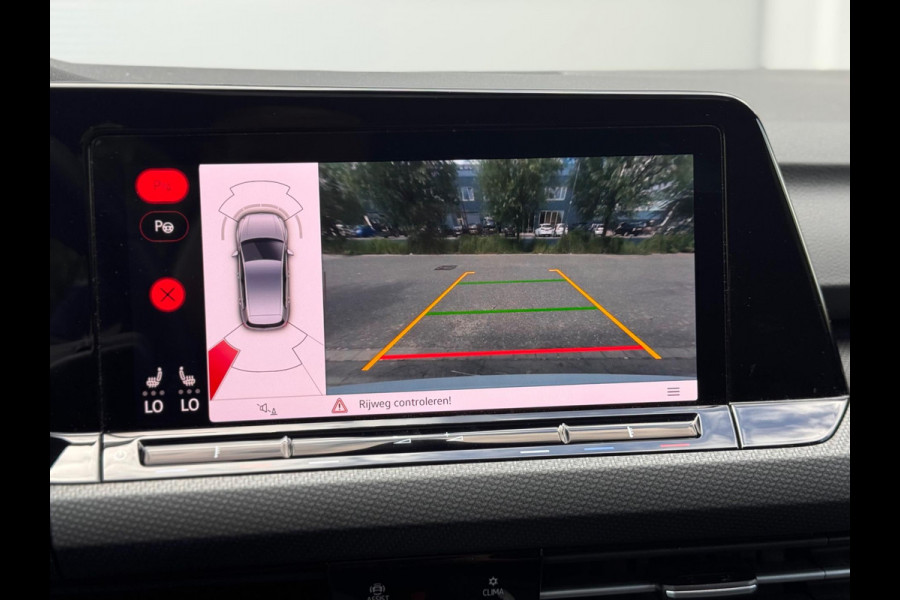 Volkswagen Golf 1.5 eTSI R-Line Pano/Matrix/Blindspot/Camera