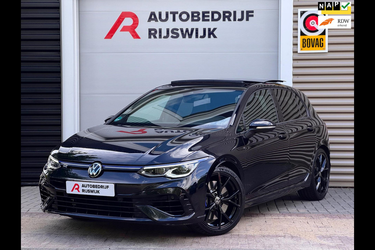 Volkswagen Golf 2.0 TSI R 4Motion Akra/Pano/Memory/Matrix Volkswagen Golf 2.0 TSI R 4Motion Akra/Pano/Memory/Matrix