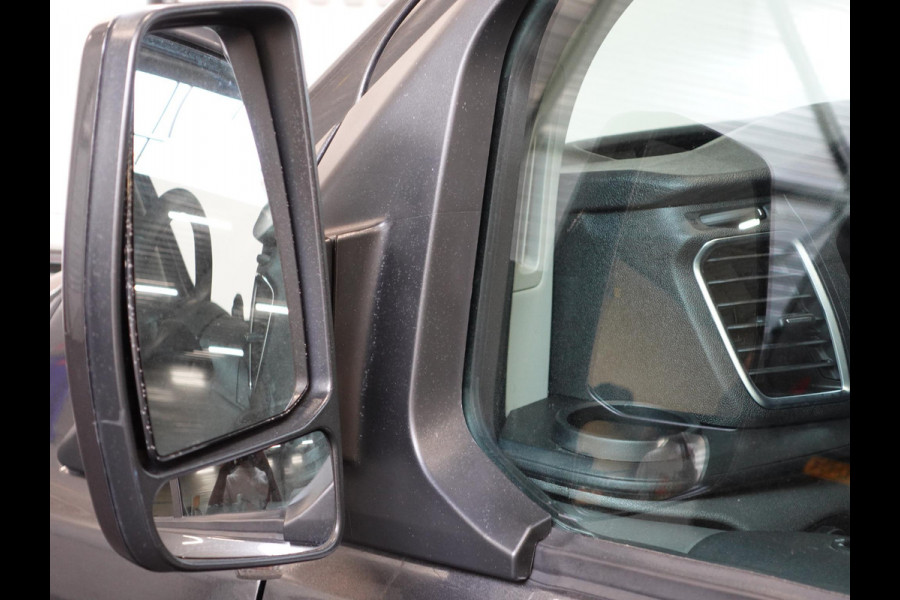 Ford Transit Custom L2H1 Limited Dubbele Cabine Automaat Navigatie Airco 2 Schuifdeuren Trekhaak Parkeersensoren Carplay Imperiaal