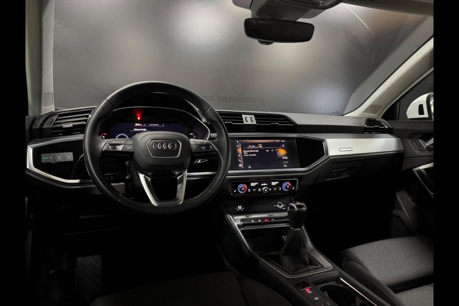 Audi Q3 35 TFSI Pro Line, Matrix Led, Virtual Cockpit, ACC, Blind Spot, Apple Carplay, Clima, PDC, Volledig Onderhoud