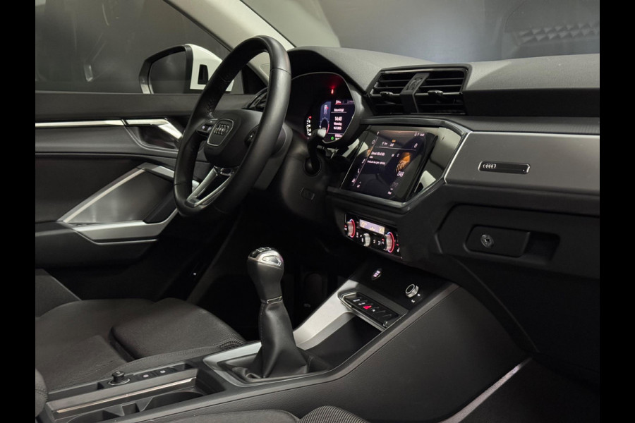 Audi Q3 35 TFSI Pro Line, Matrix Led, Virtual Cockpit, ACC, Blind Spot, Apple Carplay, Clima, PDC, Volledig Onderhoud