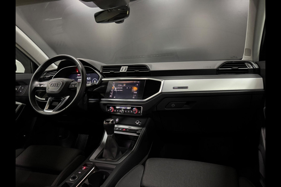 Audi Q3 35 TFSI Pro Line, Matrix Led, Virtual Cockpit, ACC, Blind Spot, Apple Carplay, Clima, PDC, Volledig Onderhoud