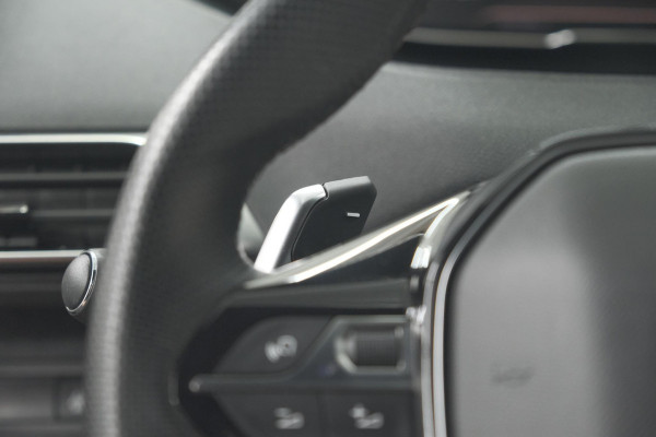 Peugeot 5008 PureTech 130 EAT8 GT Black Pack | Elektrische Kofferklep | Camera | Adaptieve Cruise Control | Dodehoekdetectie