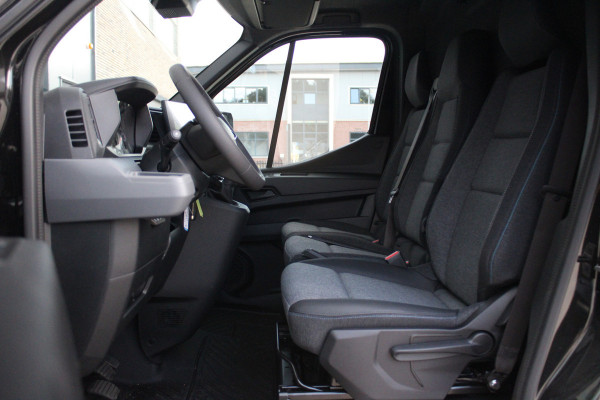 Renault Master T35 2.0 dCi 170pk L2H2 Extra - Navigatie - Camera - 270 gr deuren - Parkeersensoren - Draadloos laden - Rijklaar