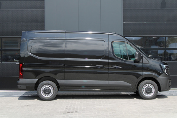 Renault Master T35 2.0 dCi 170pk L2H2 Extra - Navigatie - Camera - 270 gr deuren - Parkeersensoren - Draadloos laden - Rijklaar