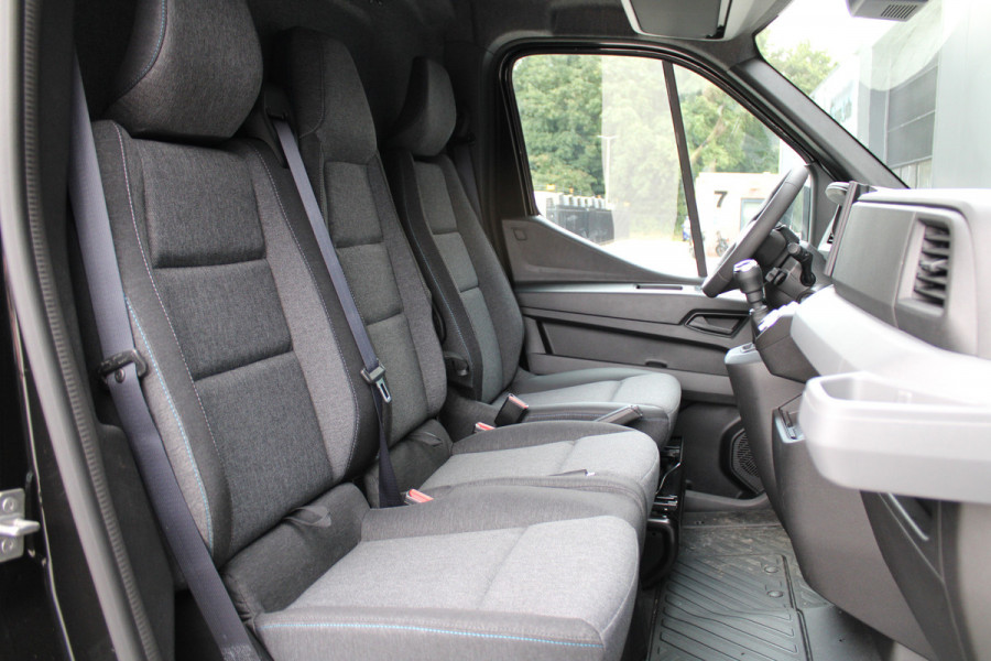 Renault Master T35 2.0 dCi 170pk L2H2 Extra - Navigatie - Camera - 270 gr deuren - Parkeersensoren - Draadloos laden - Rijklaar