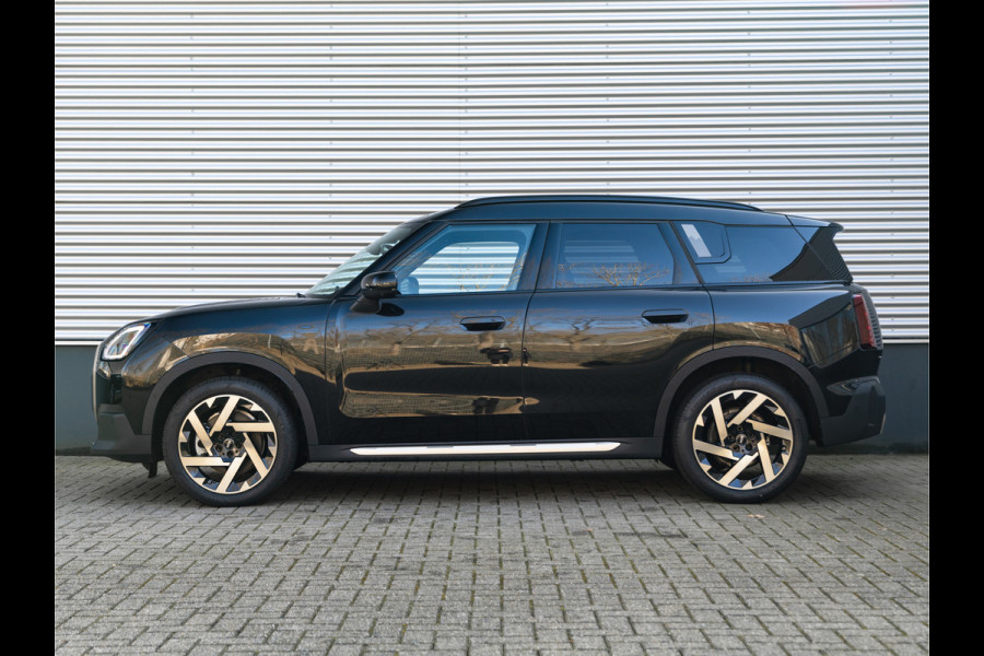 MINI Countryman 1.5 C Favoured - XL Pakket - Pano - Trekhaak - Memoryzetel