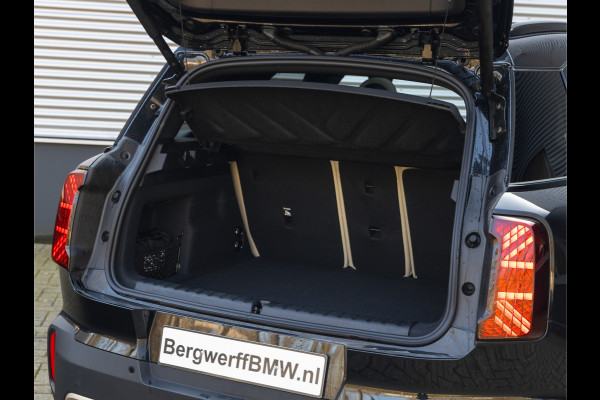 MINI Countryman 1.5 C Favoured - XL Pakket - Pano - Trekhaak - Memoryzetel