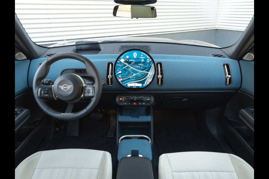 MINI Countryman 1.5 C Favoured - XL Pakket - Pano - Trekhaak - Memoryzetel