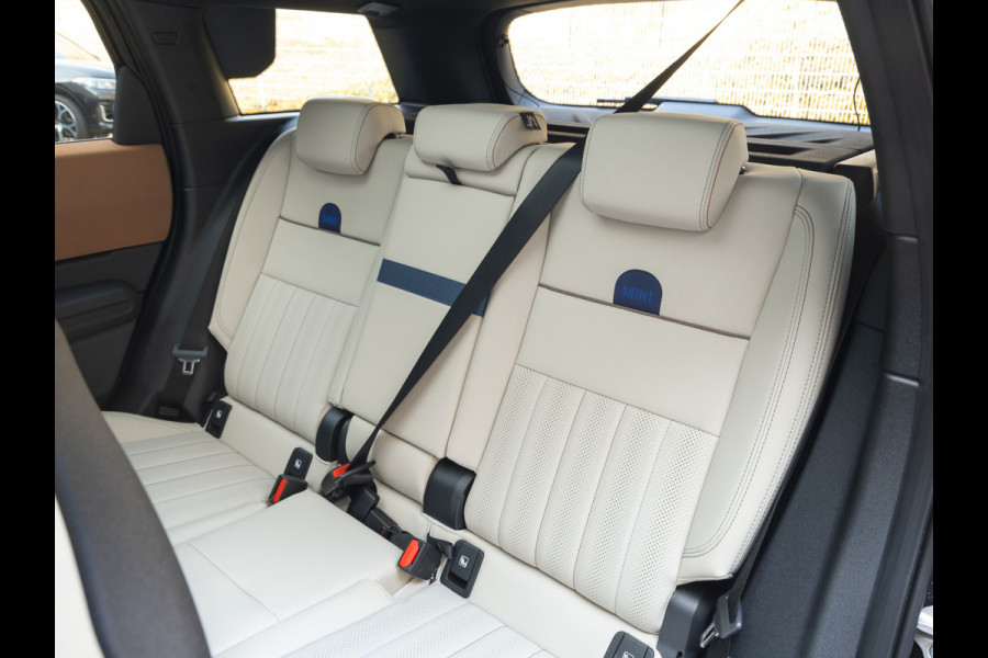 MINI Countryman 1.5 C Favoured - XL Pakket - Pano - Trekhaak - Memoryzetel