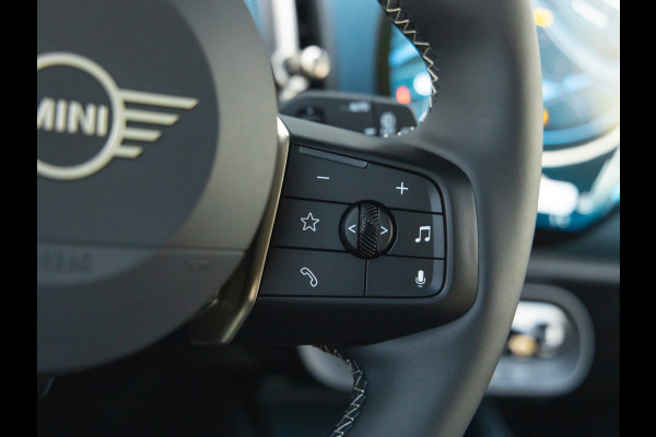 MINI Countryman 1.5 C Favoured - XL Pakket - Pano - Trekhaak - Memoryzetel