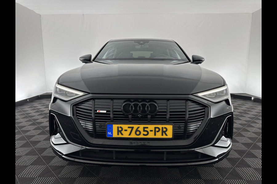 Audi e-tron Sportback 55 quattro S edition 95 kWh [ 3-Fase ] (INCL.BTW) *FULL-LEATHER | FULL-LED | ADAPTIVE-CRUISE | BANG&OLUFSEN | TOP-VIEW | MEMORY-PACK | BLIND-SPOT | KEYLESS | AMBIENT-LIGHT | AIR-SUSPENSION | SPORT-SEATS | DIGI-COCKPIT | 21''ALU |