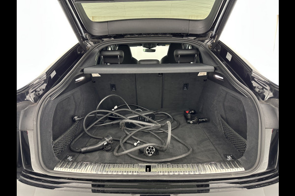 Audi e-tron Sportback 55 quattro S edition 95 kWh [ 3-Fase ] (INCL.BTW) *FULL-LEATHER | FULL-LED | ADAPTIVE-CRUISE | BANG&OLUFSEN | TOP-VIEW | MEMORY-PACK | BLIND-SPOT | KEYLESS | AMBIENT-LIGHT | AIR-SUSPENSION | SPORT-SEATS | DIGI-COCKPIT | 21''ALU |