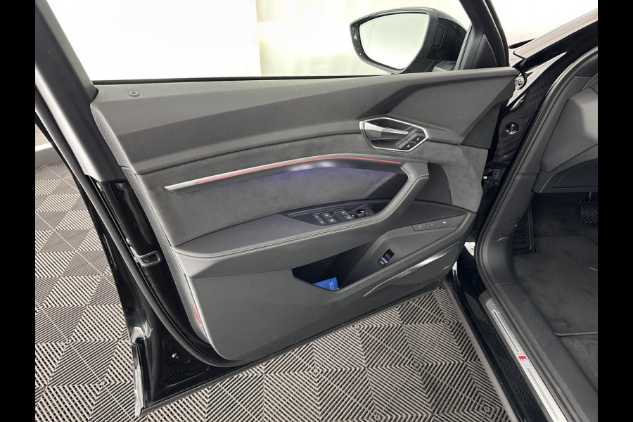 Audi e-tron Sportback 55 quattro S edition 95 kWh [ 3-Fase ] (INCL.BTW) *FULL-LEATHER | FULL-LED | ADAPTIVE-CRUISE | BANG&OLUFSEN | TOP-VIEW | MEMORY-PACK | BLIND-SPOT | KEYLESS | AMBIENT-LIGHT | AIR-SUSPENSION | SPORT-SEATS | DIGI-COCKPIT | 21''ALU |