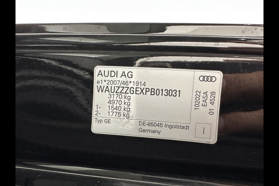 Audi e-tron Sportback 55 quattro S edition 95 kWh [ 3-Fase ] (INCL.BTW) *FULL-LEATHER | FULL-LED | ADAPTIVE-CRUISE | BANG&OLUFSEN | TOP-VIEW | MEMORY-PACK | BLIND-SPOT | KEYLESS | AMBIENT-LIGHT | AIR-SUSPENSION | SPORT-SEATS | DIGI-COCKPIT | 21''ALU |
