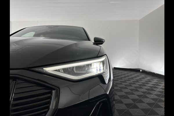 Audi e-tron Sportback 55 quattro S edition 95 kWh [ 3-Fase ] (INCL.BTW) *FULL-LEATHER | FULL-LED | ADAPTIVE-CRUISE | BANG&OLUFSEN | TOP-VIEW | MEMORY-PACK | BLIND-SPOT | KEYLESS | AMBIENT-LIGHT | AIR-SUSPENSION | SPORT-SEATS | DIGI-COCKPIT | 21''ALU |