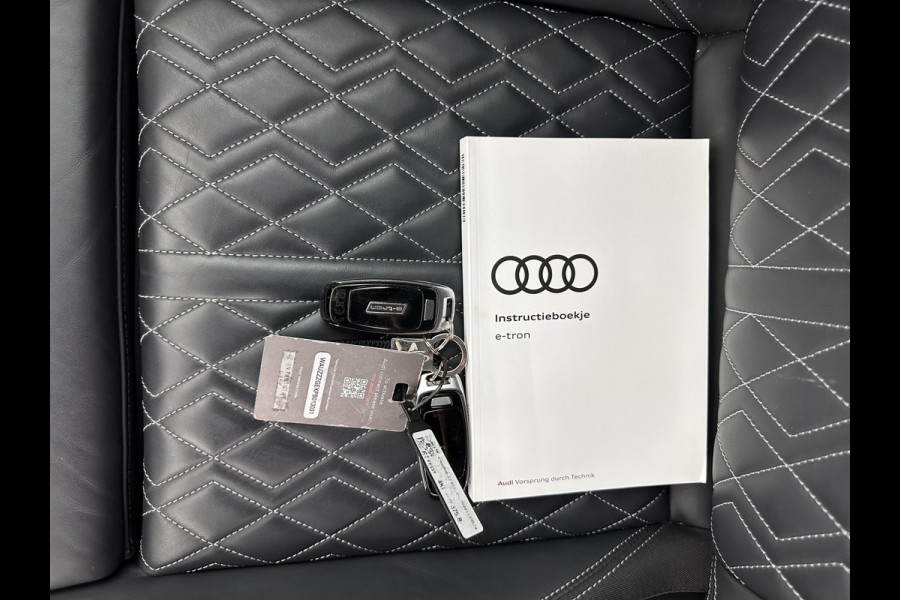 Audi e-tron Sportback 55 quattro S edition 95 kWh [ 3-Fase ] (INCL.BTW) *FULL-LEATHER | FULL-LED | ADAPTIVE-CRUISE | BANG&OLUFSEN | TOP-VIEW | MEMORY-PACK | BLIND-SPOT | KEYLESS | AMBIENT-LIGHT | AIR-SUSPENSION | SPORT-SEATS | DIGI-COCKPIT | 21''ALU |