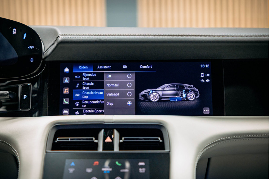 Porsche Taycan Sport Turismo 79 kWh | Performance-accu | Bose | 21'' velgen | Glazen dak | Porsche Sportsound | Warmtepomp |