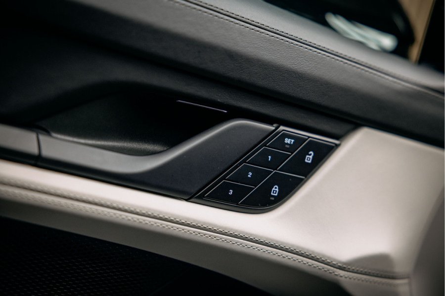 Porsche Taycan Sport Turismo 79 kWh | Performance-accu | Bose | 21'' velgen | Glazen dak | Porsche Sportsound | Warmtepomp |