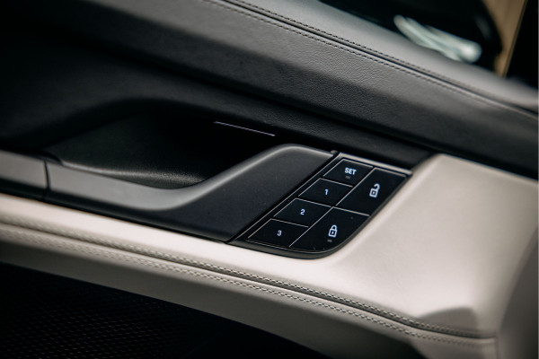 Porsche Taycan Sport Turismo 79 kWh | Performance-accu | Bose | 21'' velgen | Glazen dak | Porsche Sportsound | Warmtepomp |