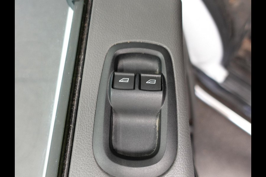 Ford Transit 330 2.0 TDCI L3H2 Trend Navigatie Camera Carplay Trekhaak Cruise control Airco
