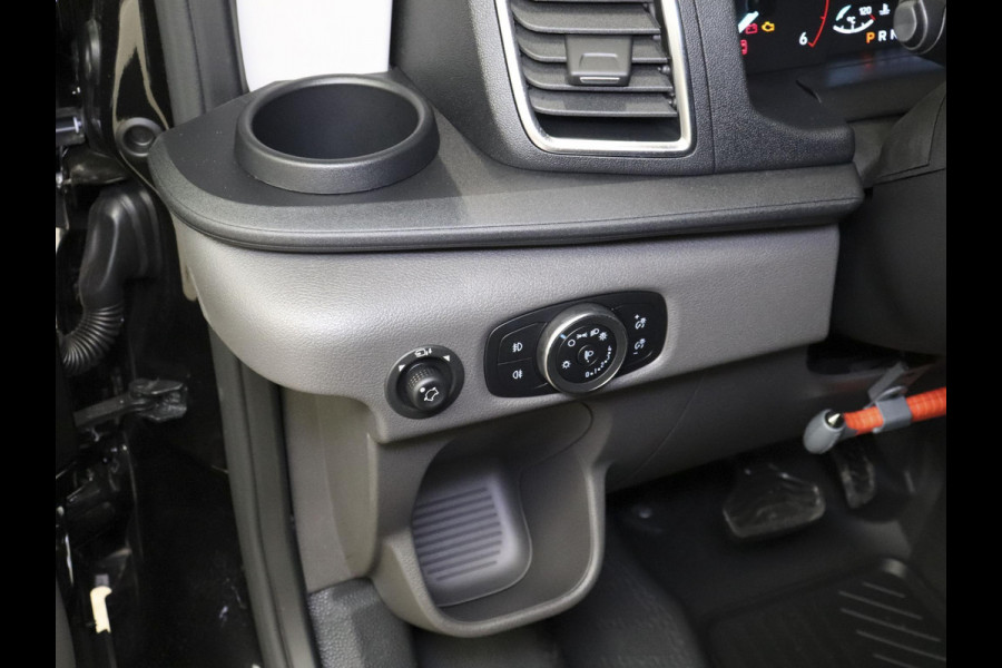 Ford Transit 290 2.0 TDCI L2H2 Trend BPM VRIJ! Ford Transit 290 2.0 TDCI L2H2 Trend Airco Bluetooth Camera  Cruise Control