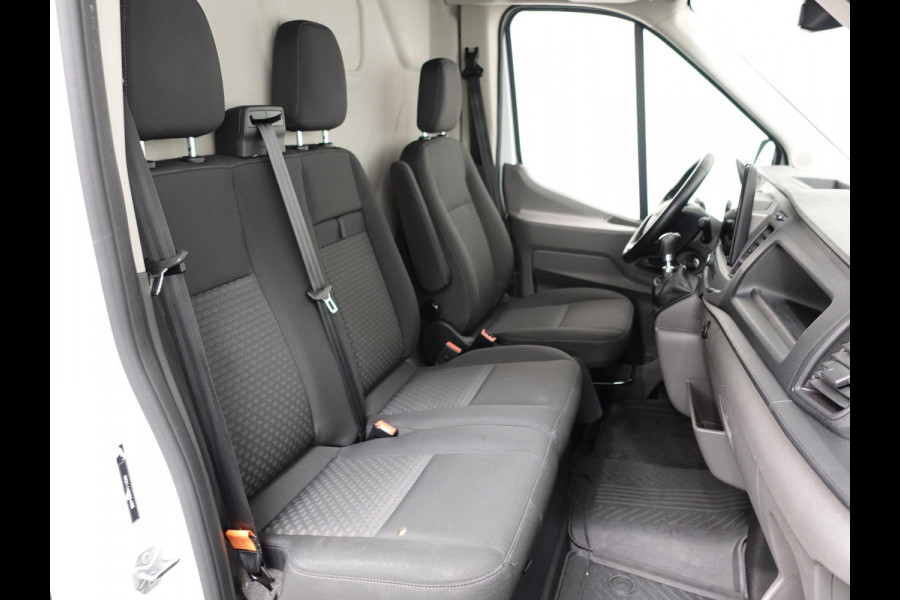 Ford Transit 310 105PK L3H2 Trend Navigatie Airco Parkeersensoren Bluetooth 3Zits Trekhaak Camera