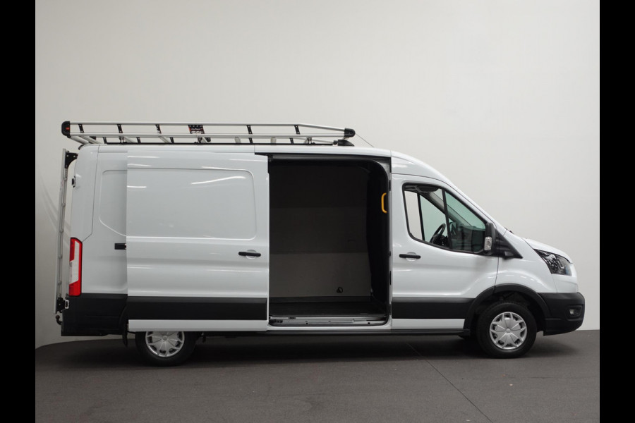 Ford Transit 310 105PK L3H2 Trend Navigatie Airco Parkeersensoren Bluetooth 3Zits Trekhaak Camera