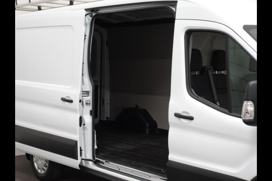 Ford Transit 310 105PK L3H2 Trend Navigatie Airco Parkeersensoren Bluetooth 3Zits Trekhaak Camera
