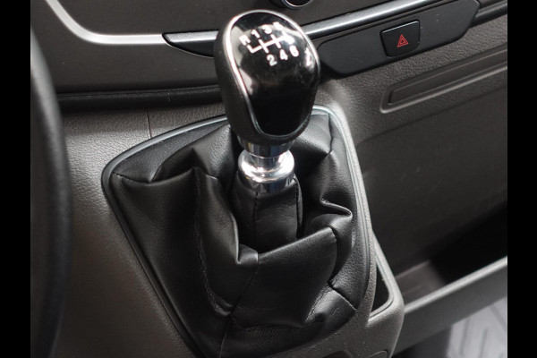 Ford Transit 310 105PK L3H2 Trend Navigatie Airco Parkeersensoren Bluetooth 3Zits Trekhaak Camera
