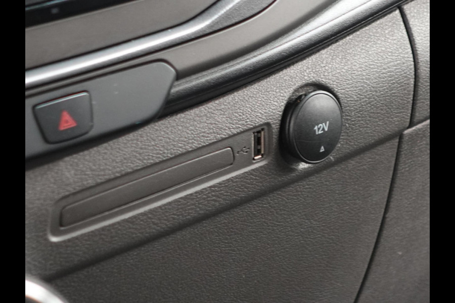 Ford Transit 310 105PK L3H2 Trend Navigatie Airco Parkeersensoren Bluetooth 3Zits Trekhaak Camera