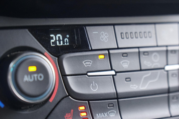 Ford Transit Connect 1.5 EcoBlue L2 Limited + CAMERA / SENSOREN / APPLE CARPLAY / 3 ZITPLAATSEN