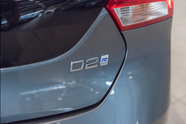 Volvo V40 D2 R-Design Stoelverwarming Navigatie 120pk