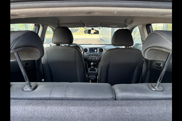 Hyundai i10 1.0i Comfort Smart 5-drs. NAVI/CARPLAY/CRUISE/PDC/15INCH/STOELVERWARMING