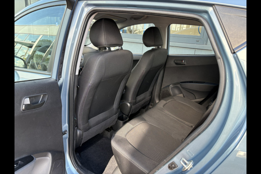 Hyundai i10 1.0i Comfort Smart 5-drs. NAVI/CARPLAY/CRUISE/PDC/15INCH/STOELVERWARMING