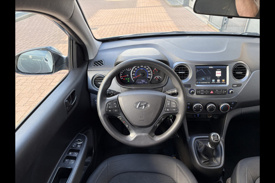 Hyundai i10 1.0i Comfort Smart 5-drs. NAVI/CARPLAY/CRUISE/PDC/15INCH/STOELVERWARMING