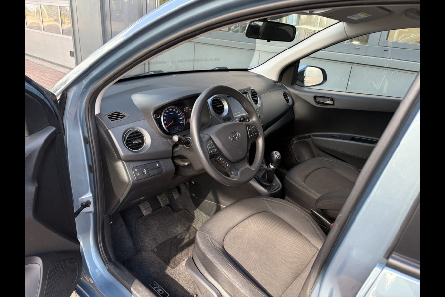 Hyundai i10 1.0i Comfort Smart 5-drs. NAVI/CARPLAY/CRUISE/PDC/15INCH/STOELVERWARMING