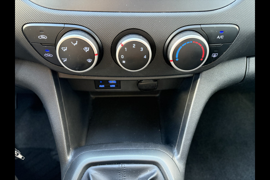 Hyundai i10 1.0i Comfort Smart 5-drs. NAVI/CARPLAY/CRUISE/PDC/15INCH/STOELVERWARMING
