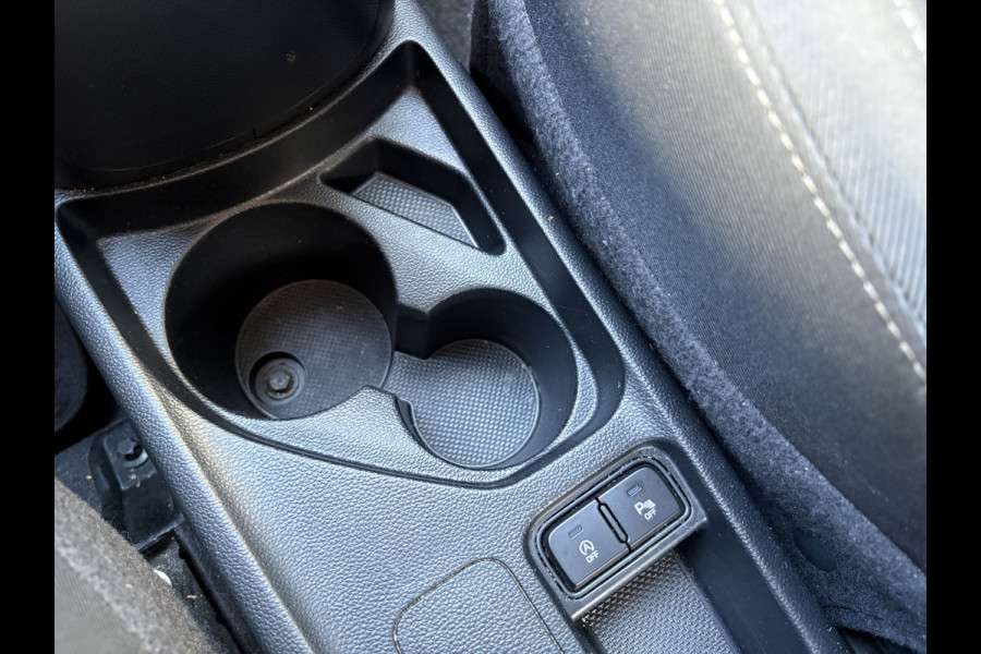 Hyundai i10 1.0i Comfort Smart 5-drs. NAVI/CARPLAY/CRUISE/PDC/15INCH/STOELVERWARMING