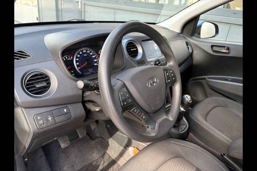 Hyundai i10 1.0i Comfort Smart 5-drs. NAVI/CARPLAY/CRUISE/PDC/15INCH/STOELVERWARMING