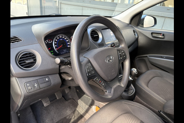 Hyundai i10 1.0i Comfort Smart 5-drs. NAVI/CARPLAY/CRUISE/PDC/15INCH/STOELVERWARMING