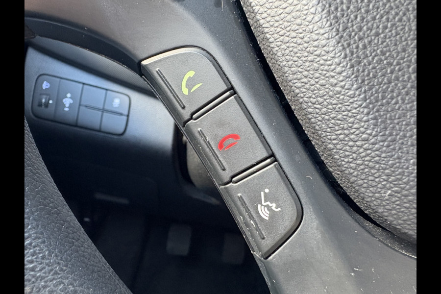 Hyundai i10 1.0i Comfort Smart 5-drs. NAVI/CARPLAY/CRUISE/PDC/15INCH/STOELVERWARMING