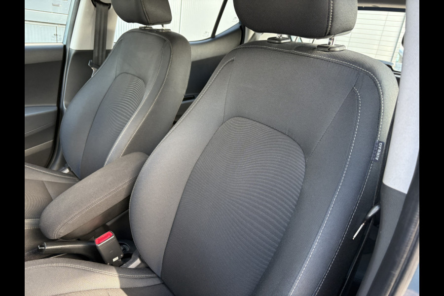 Hyundai i10 1.0i Comfort Smart 5-drs. NAVI/CARPLAY/CRUISE/PDC/15INCH/STOELVERWARMING