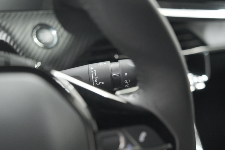 Peugeot 2008 PureTech 100 Allure | 360 Camera | Dodehoekdetectie | Navigatie | Apple Carplay