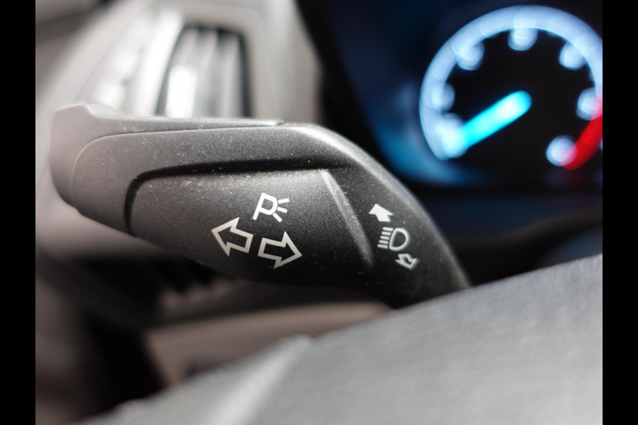 Ford Transit Connect 1.5 EcoBlue L2 Trend Automaat Navigatie Airco Parkeersensoren Cruise Control 3Zits Camera DAB+