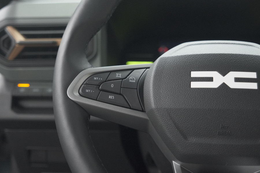 Dacia Duster Mild Hybrid 130 Extreme | Camera | Apple Carplay | Parkeersensoren | Stuurwielverwarming