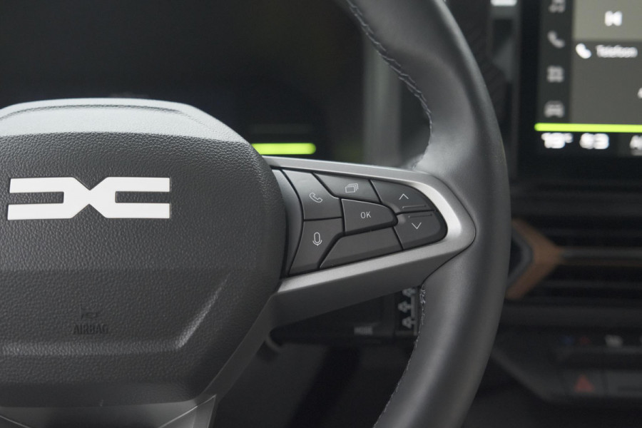 Dacia Duster Mild Hybrid 130 Extreme | Camera | Apple Carplay | Parkeersensoren | Stuurwielverwarming