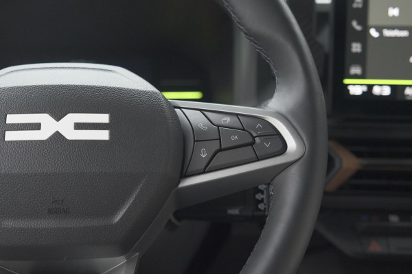 Dacia Duster Mild Hybrid 130 Extreme | Camera | Apple Carplay | Parkeersensoren | Stuurwielverwarming