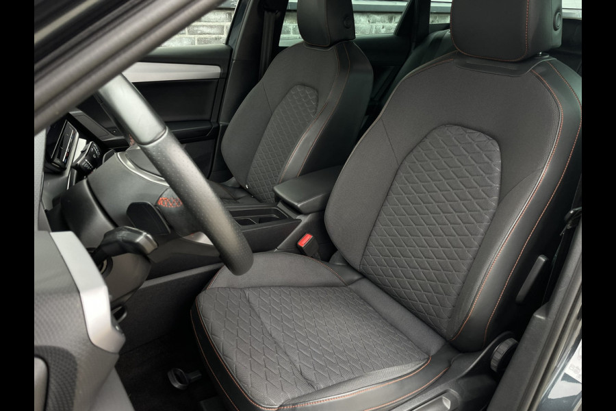 Seat Leon Sportstourer 1.5 eTSI FR | Elek. Trekhaak | LED | Carplay | Camera | Navi | Keyless | Adap. Cruise