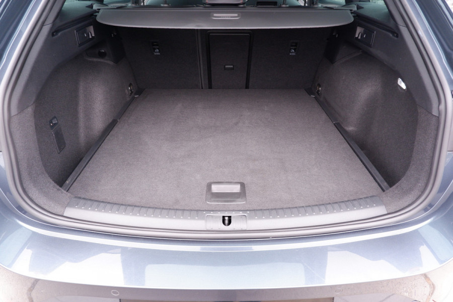 Seat Leon Sportstourer 1.5 eTSI FR | Elek. Trekhaak | LED | Carplay | Camera | Navi | Keyless | Adap. Cruise